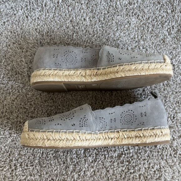 Crown Vintage Gray Suede Perforated Scalloped Espadrille Slip On size 7.5 - Picture 3 of 6